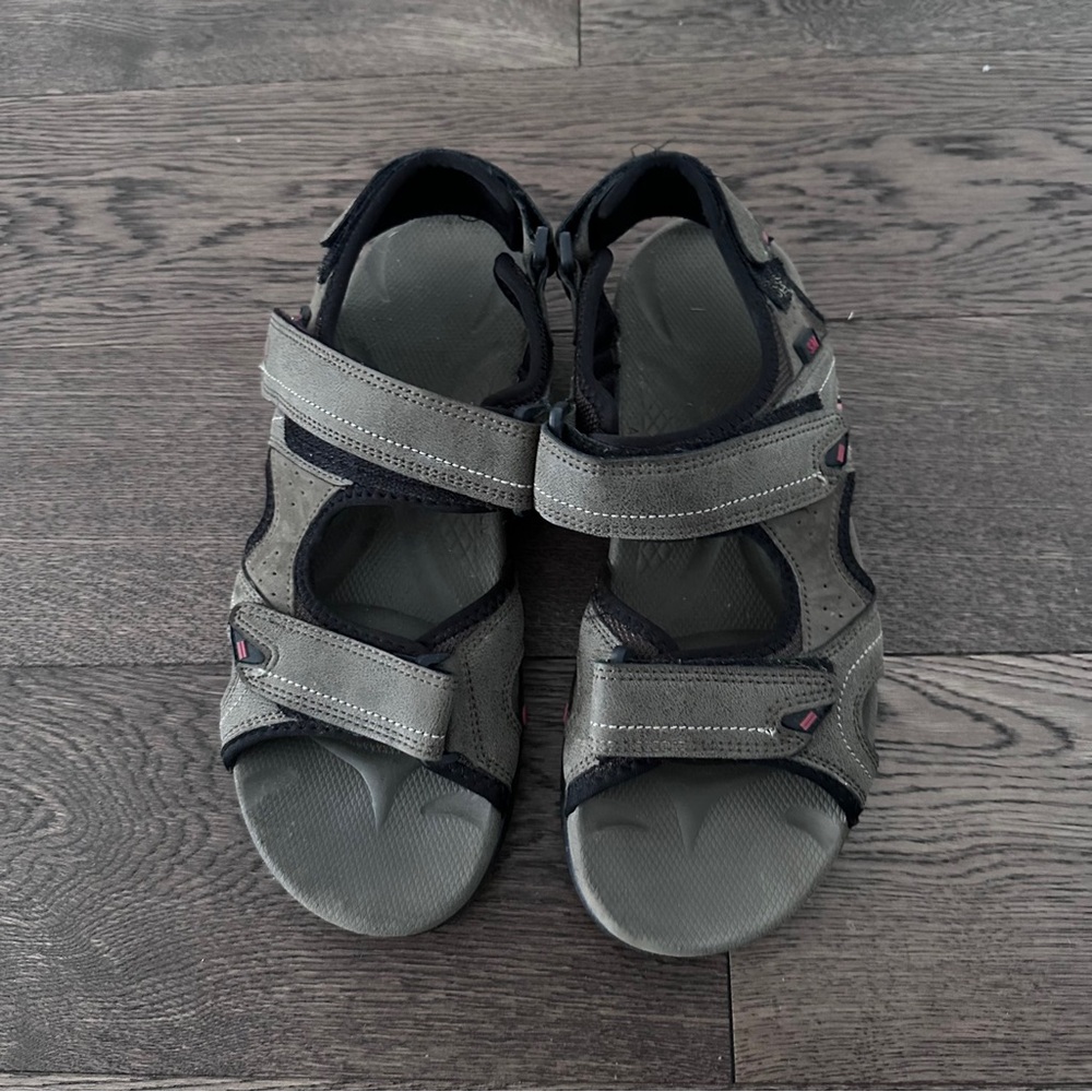 Softmoc Men’s Water Sandal Gray and Black